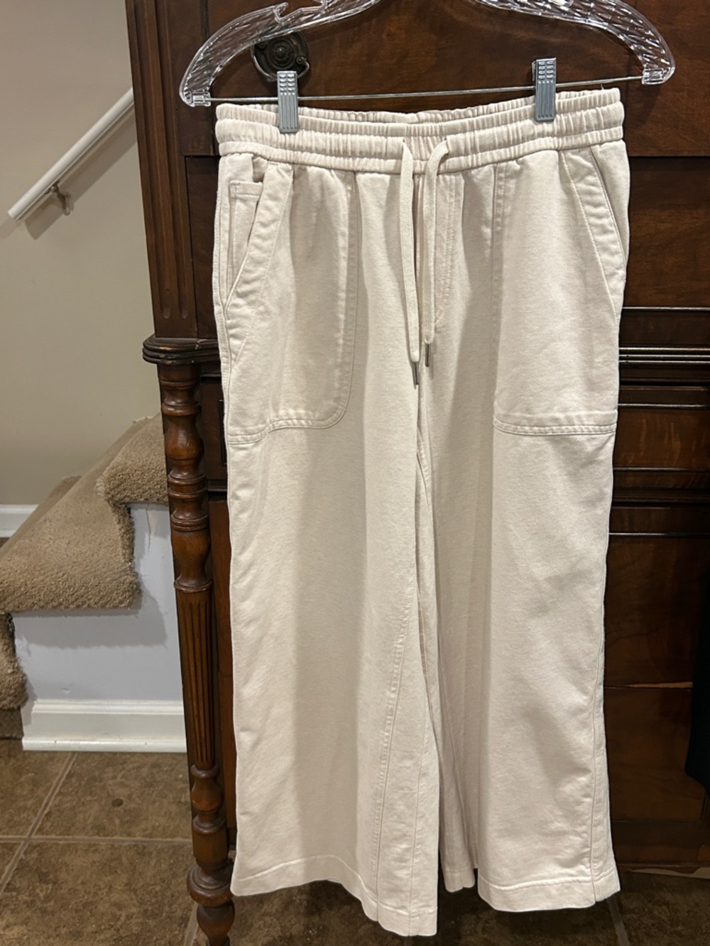 Athleta Cream Farallon Heathred Wide Crop Joggers Women’s Size 6